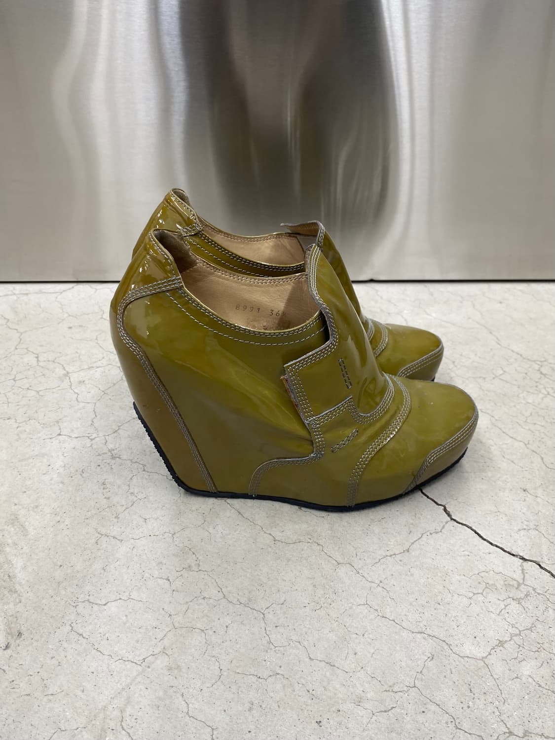 드리스 반 노튼 페이턴트 웨지 힐 상품이미지4