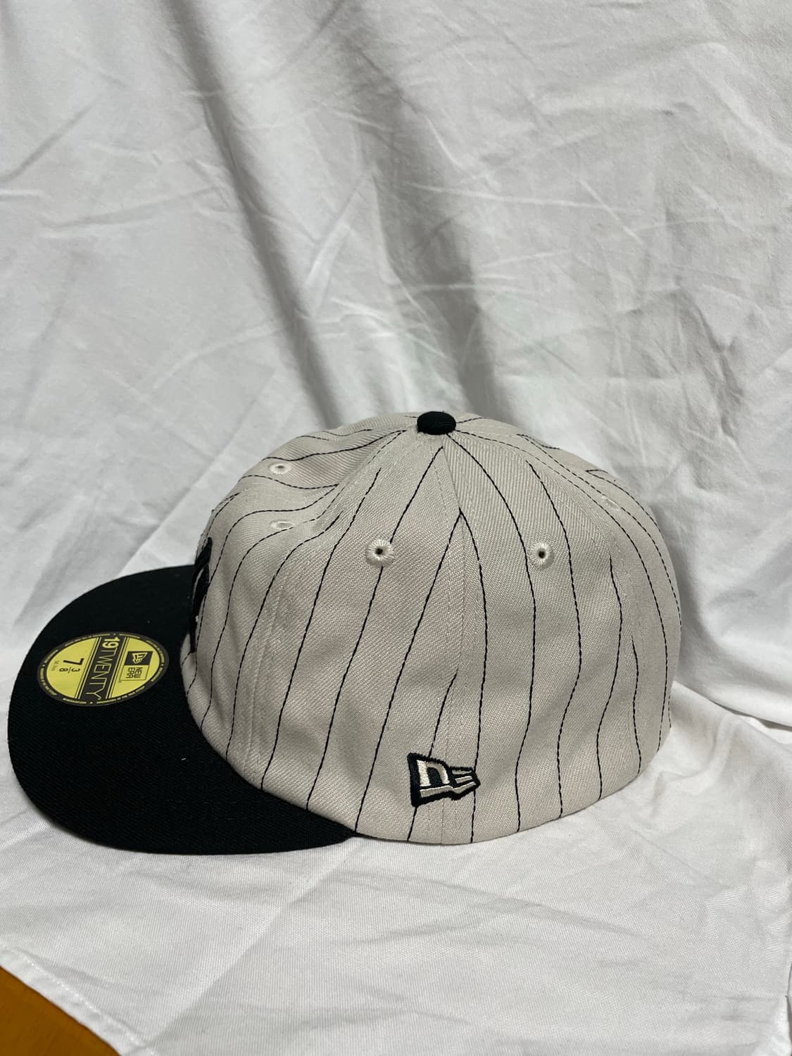 뉴에라 뉴욕 양키스 스트라이프 볼캡 7 3/8 상품이미지2