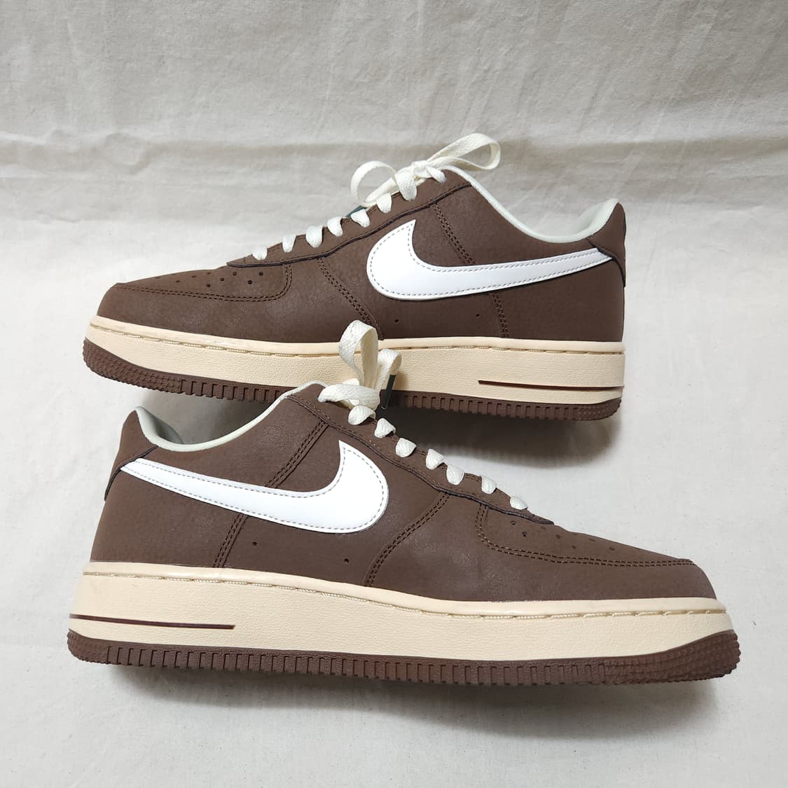 [260] 나이키 에어포스 1 '07 카카오 와우 코코넛 밀크 상품이미지4