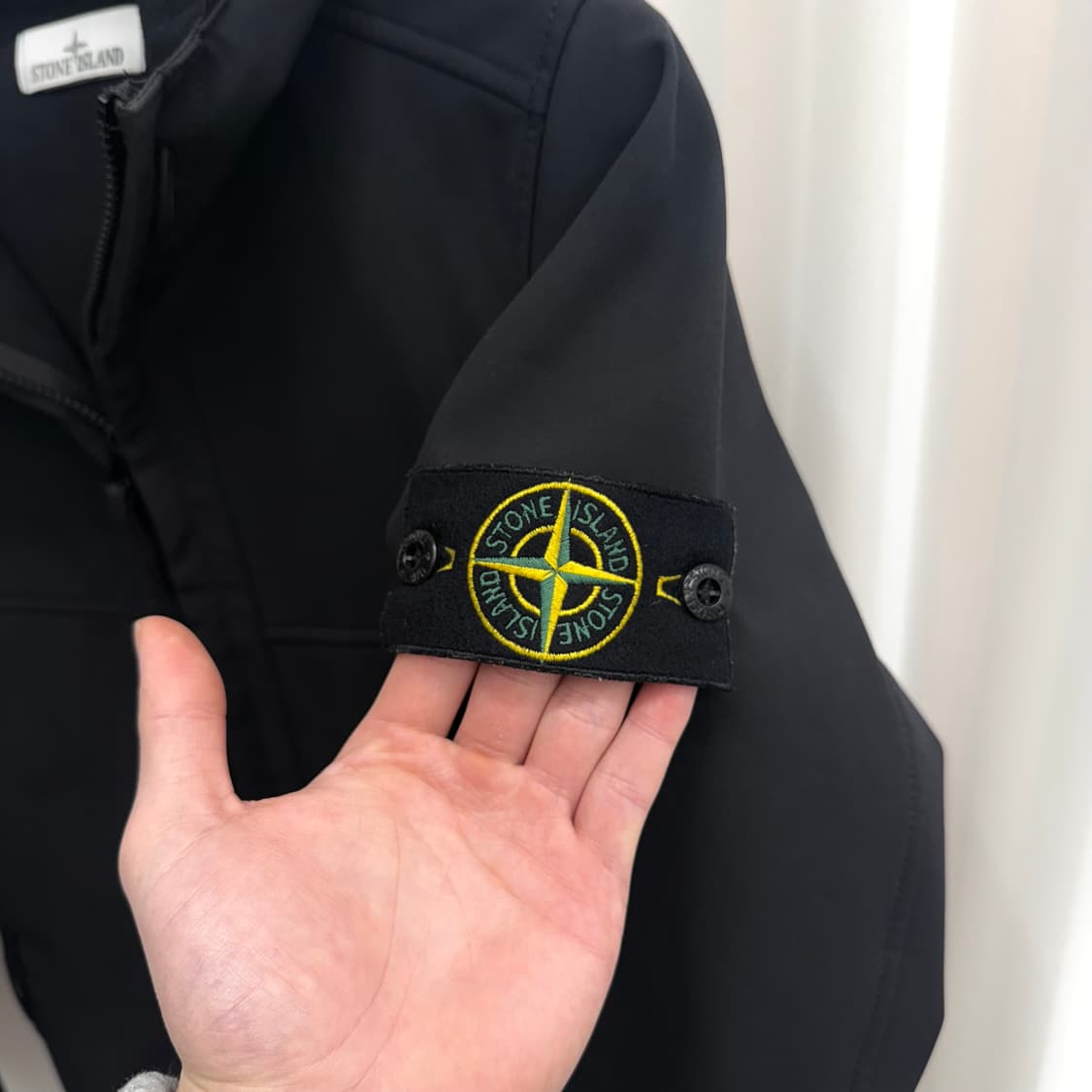 [24년/ S] 스톤아일랜드 소프트쉘 바람막이 블랙 상품이미지4