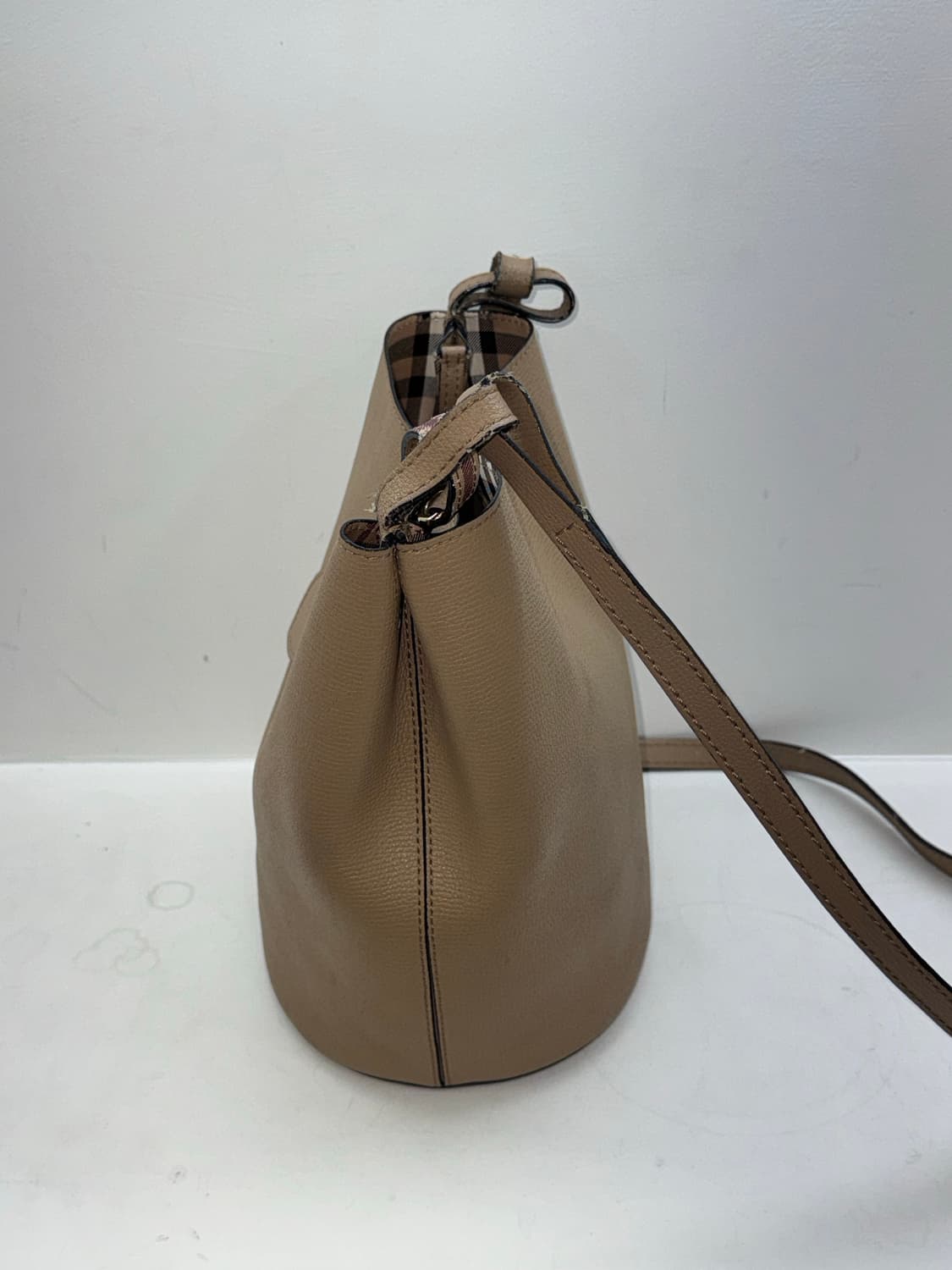 버버리 헤이마켓 버킷백(한국명품감정서) 상품이미지4