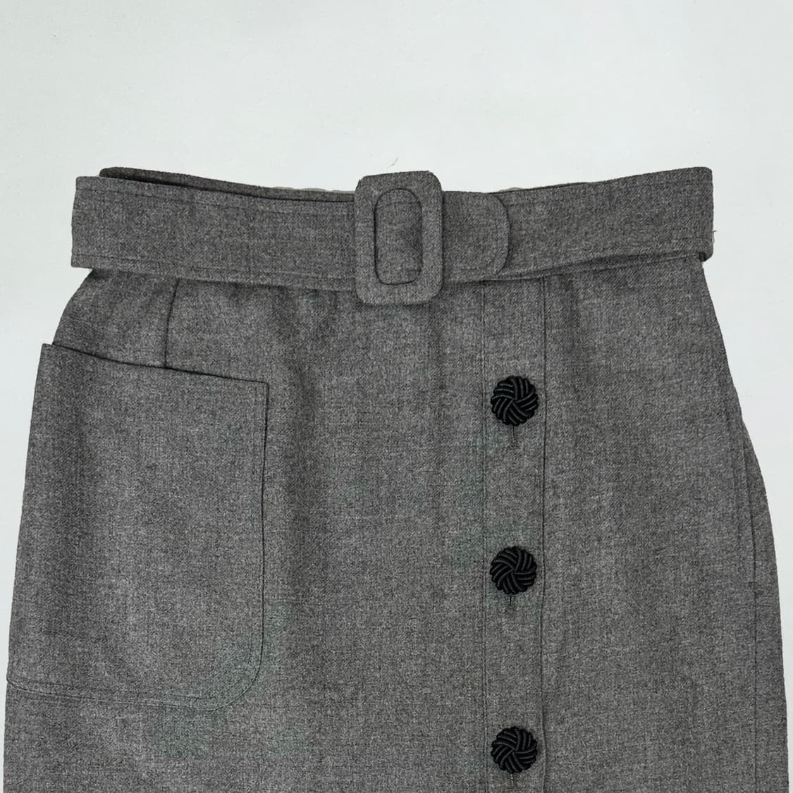 발렌티노 벨티드 디자인 랩스커트 상품이미지2