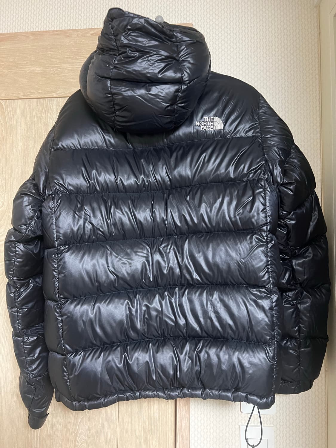 노스페이스 700 여성 유광 패딩 눕시 상품이미지2