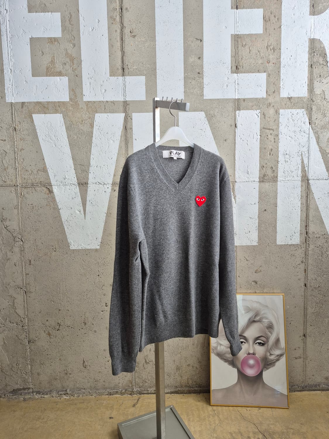 정품백화점판최상급)꼼데가르송  브이넥 니트 상품이미지2