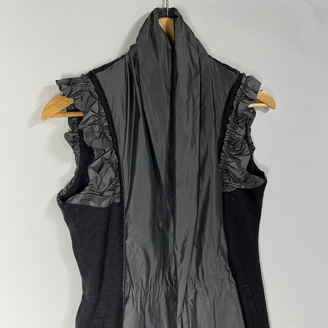 [HIROKO KOSHINO] 히로코코시노 프릴 집업 베스트 원피스 상품이미지3