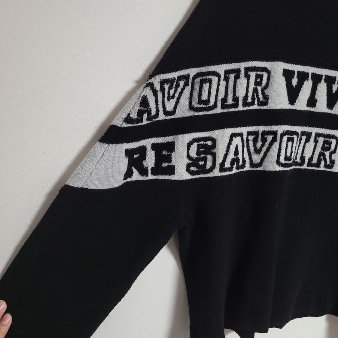 (F) SYSTEM 시스템 블랙 레터링 니트 롱슬리브 크롭 상품이미지5