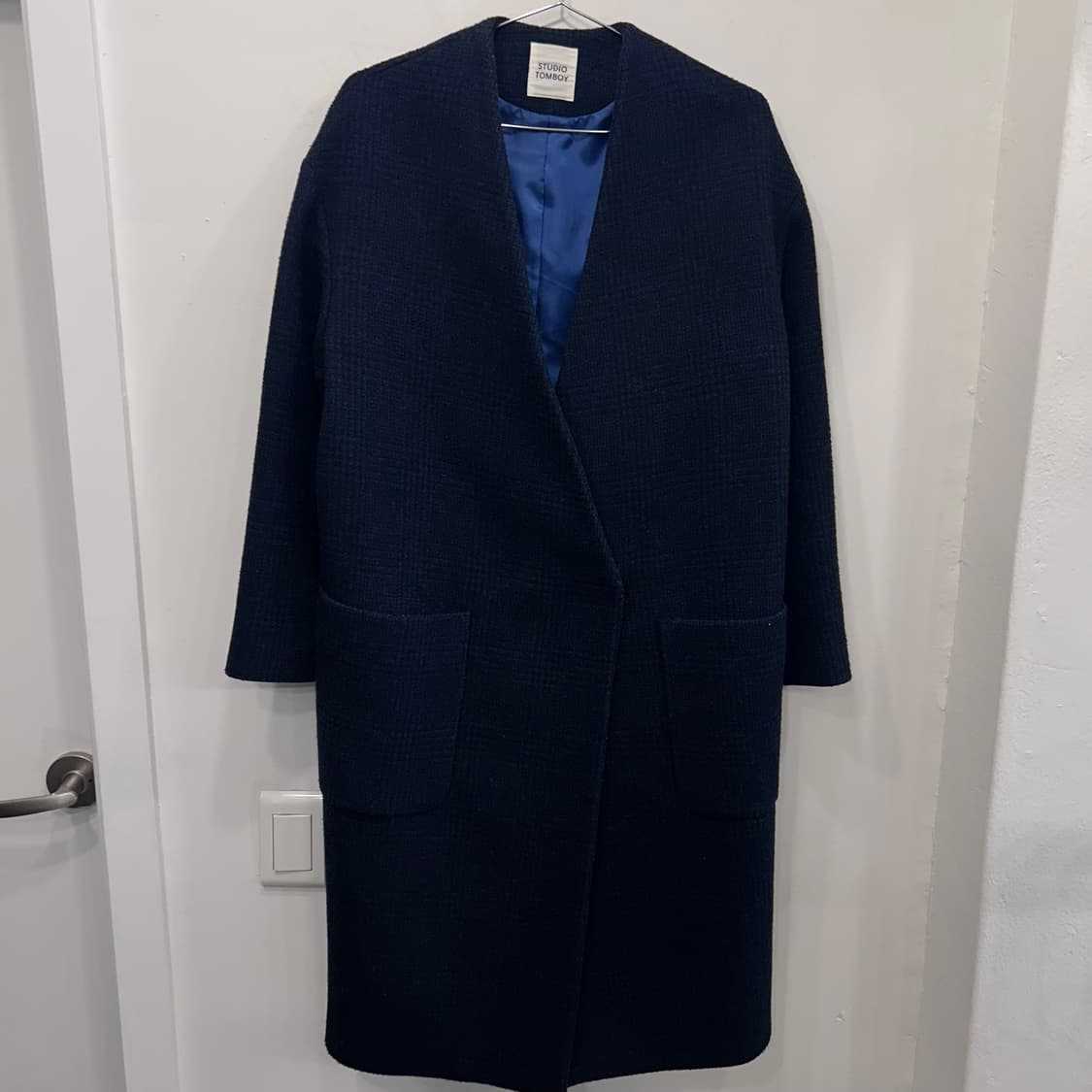 스튜디오 톰보이 여성 논카라 로브 롱코트 상품이미지2