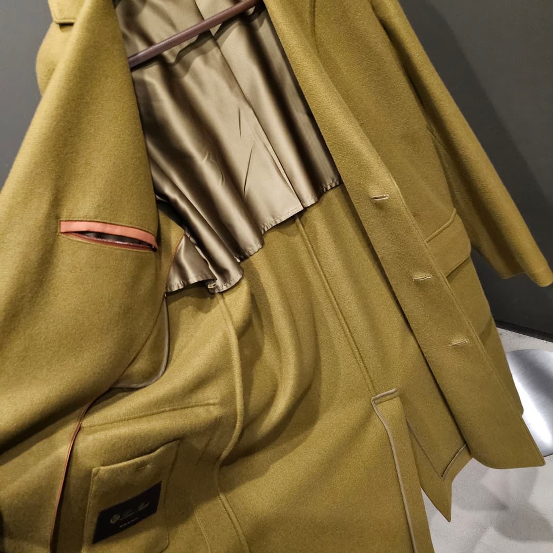 로로피아나 캐시미어 싱글 카멜 리브 코트 상품이미지5