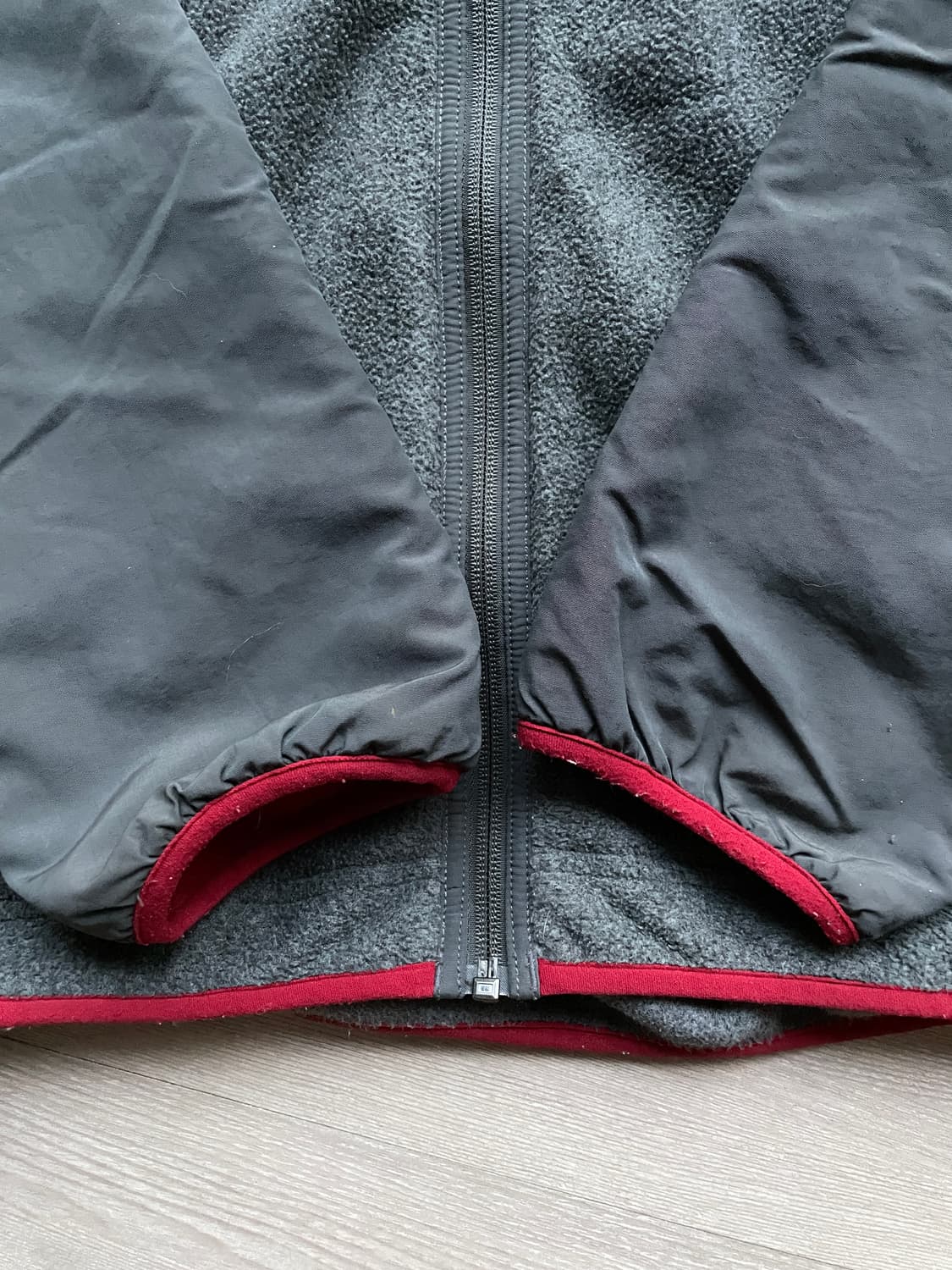 파타고니아 쉘드 후드 신칠라 그레이 레드 상품이미지5