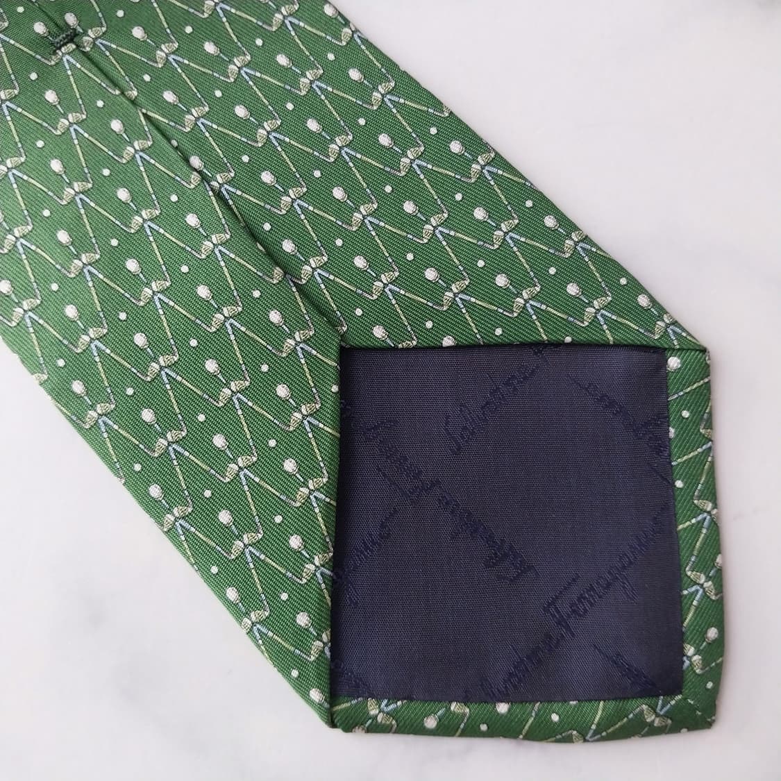 페라가모 실크 그린 골프채 패턴 넥타이 8.6cm A+등급 K1831
 상품이미지8