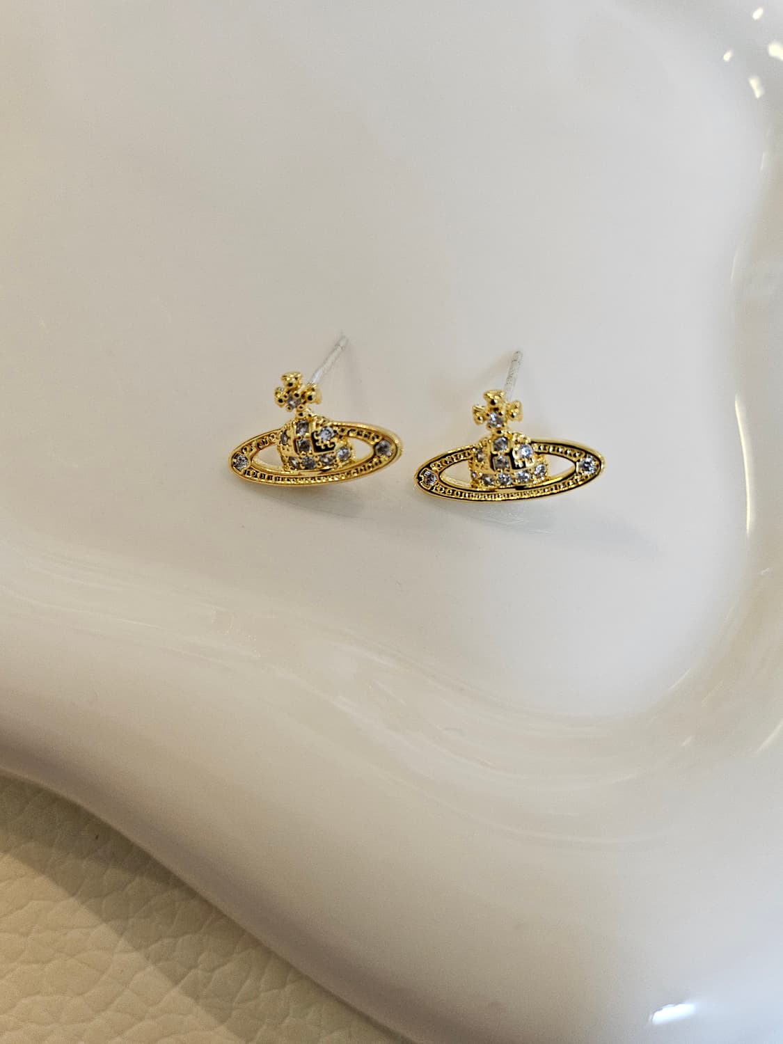 비비안웨스트우드 업사이클링 금장 미니 귀걸이 상품이미지2