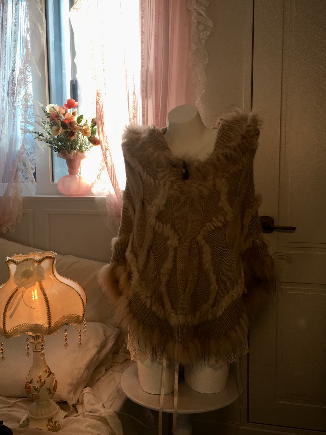 핀터 라떼갸루 니트 퍼 케이프 상품이미지1