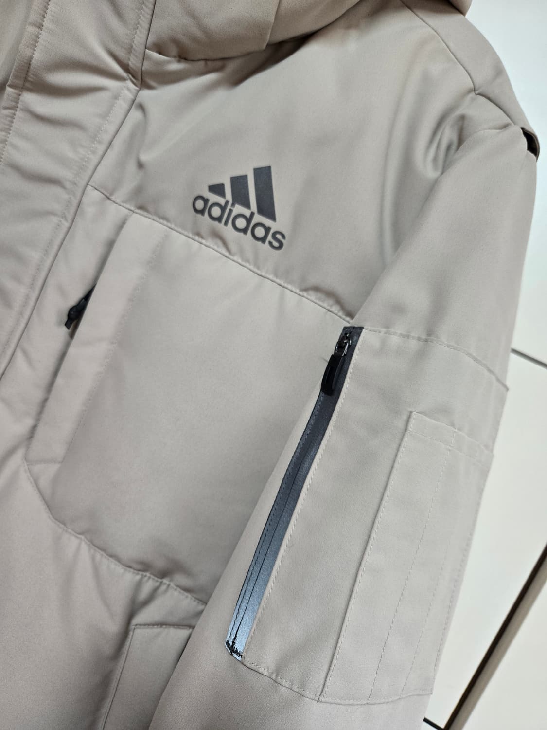 아디다스 남성 구스다운 패딩 상품이미지3