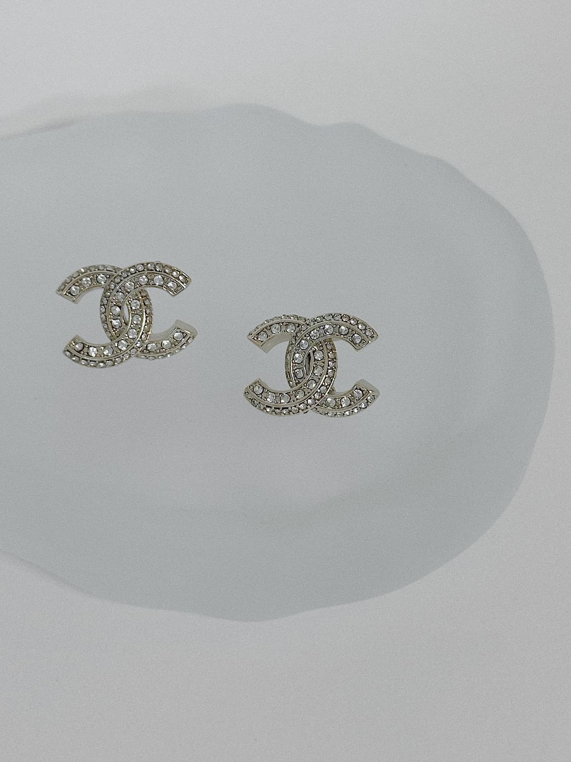 샤넬 클래식 CC 파베 업사이클링 귀걸이 상품이미지1