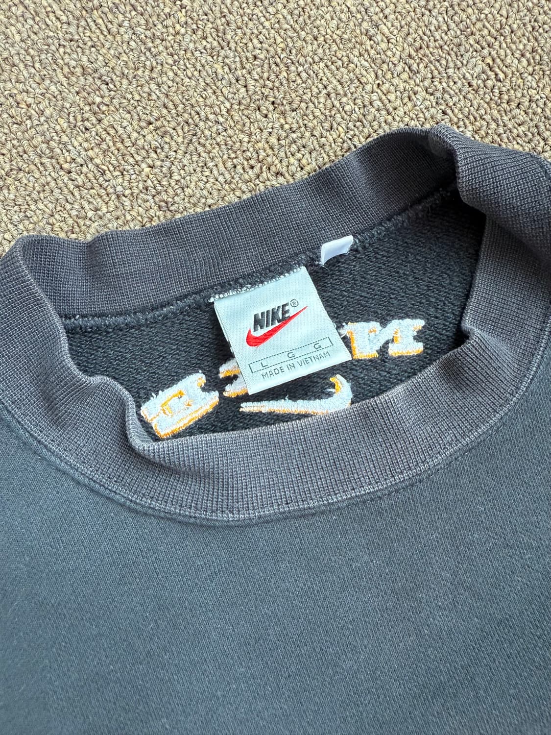 나이키 90’s Vintage Big Swoosh Crewneck 상품이미지4