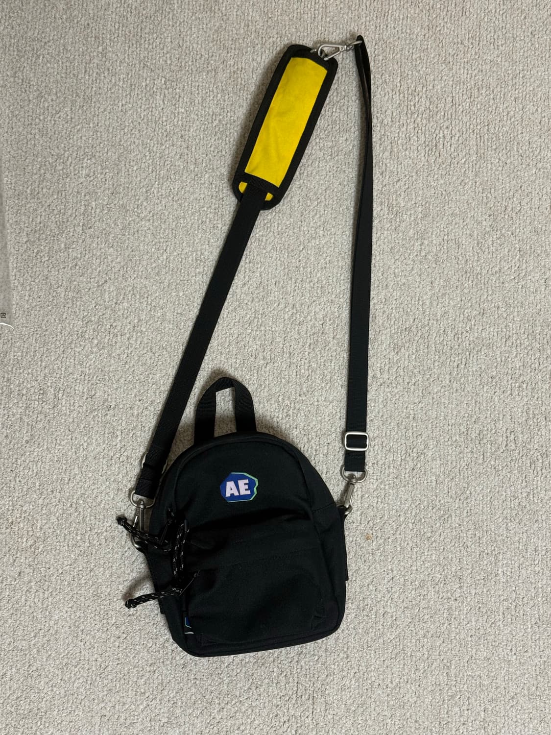 아더에러 미니 크로스백 상품이미지2
