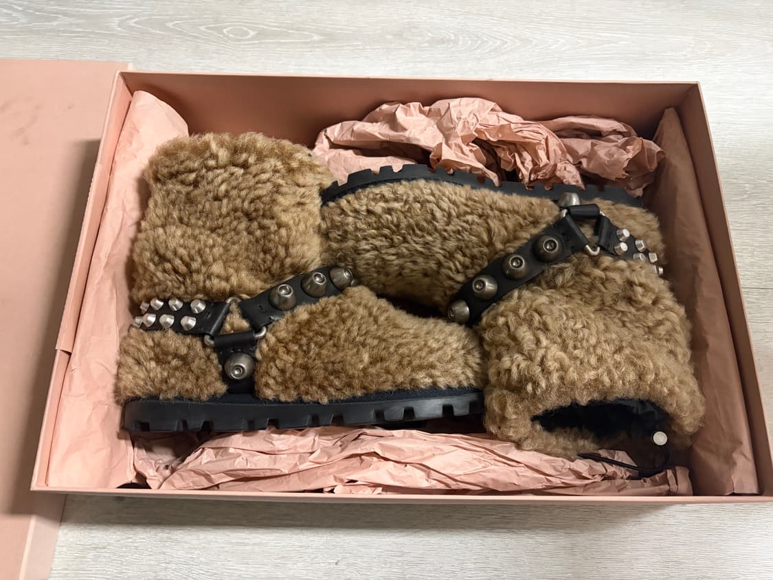 미우미우 miumiu 퍼 시어링 부츠 255 상품이미지2