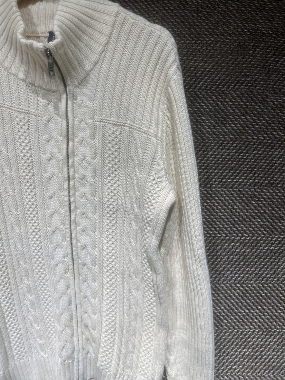 올드갭 언발란스 패턴 니트집업 상품이미지3