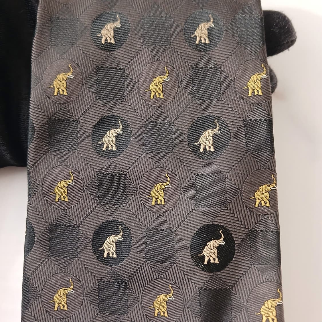 짐톰슨 실크 블랙 코끼리 자카드 넥타이 9.6cm A+등급 A18952
 상품이미지7