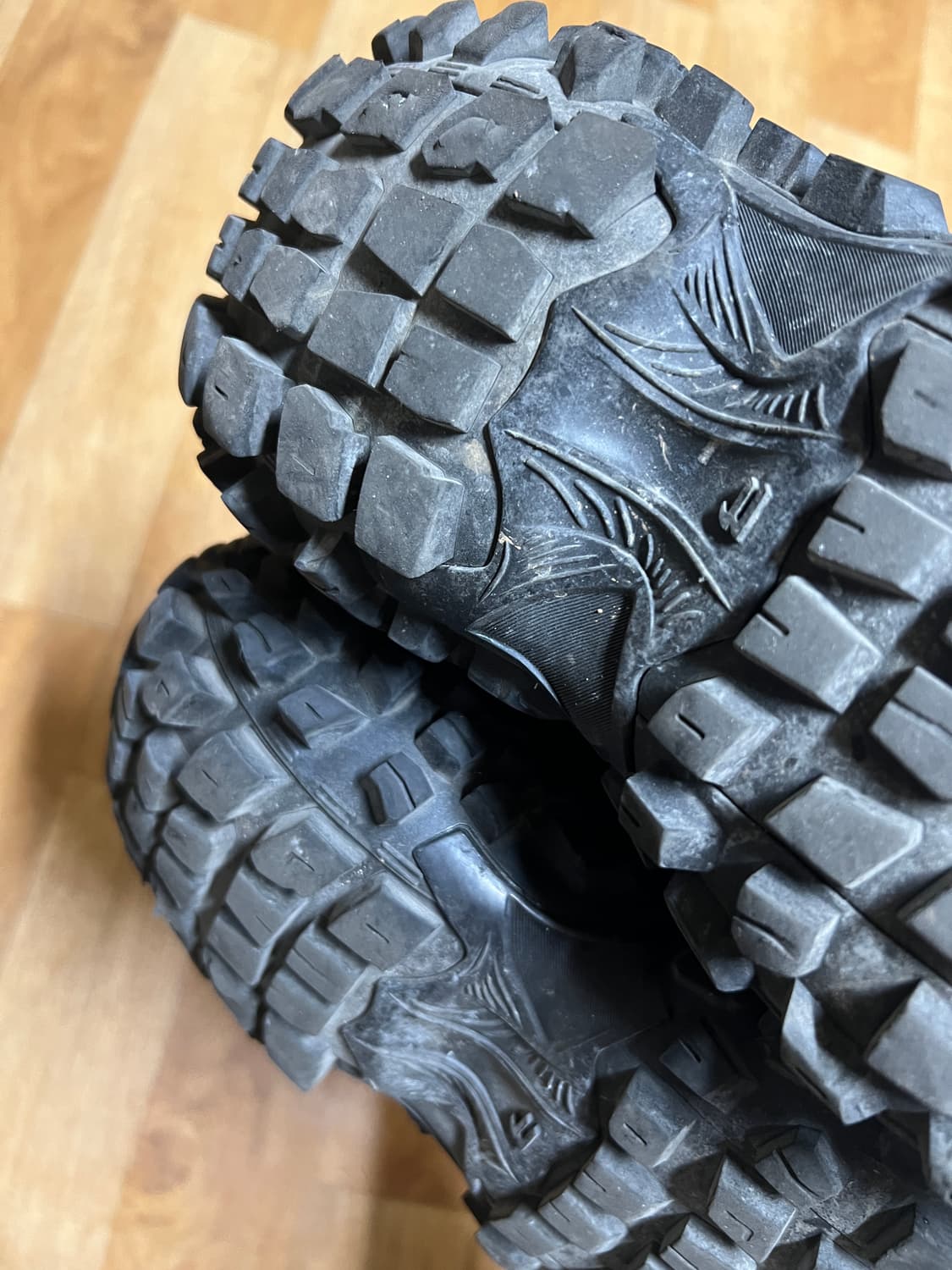 발렌시아가 디펜더 블랙 (41) 상품이미지5