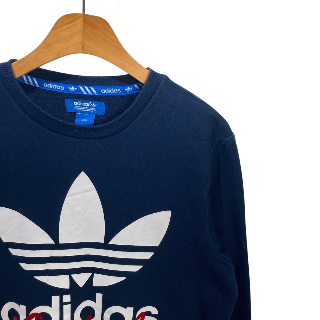 아디다스 빅로고 네이비 맨투맨 상품이미지3