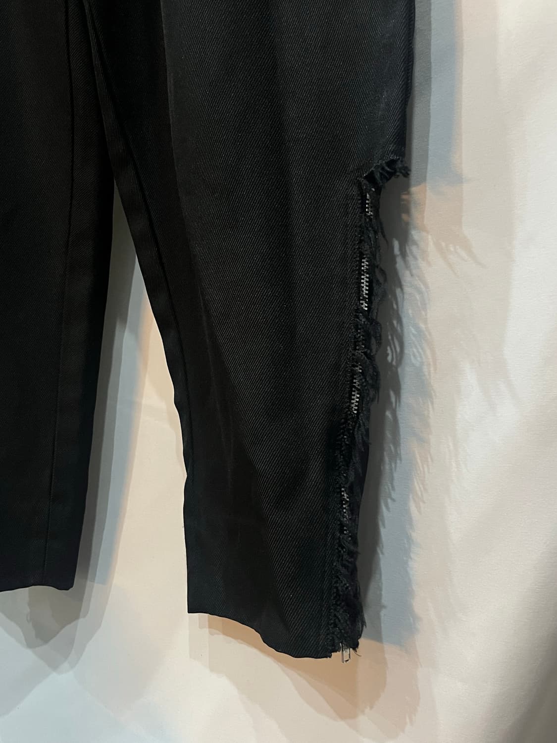 꼼데가르송 블랙 밑단 지퍼 디스 팬츠 M 상품이미지5