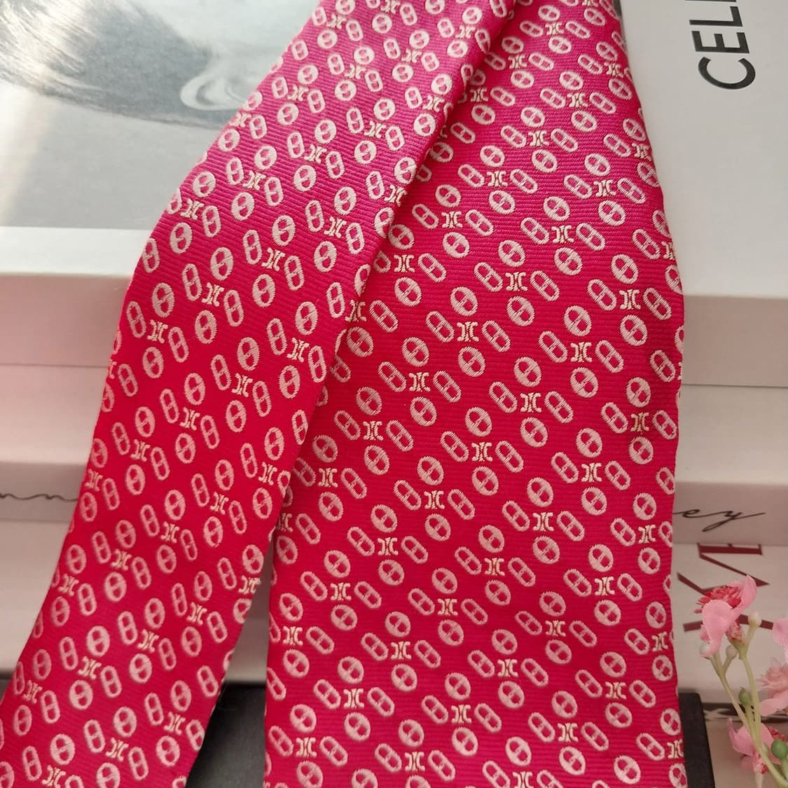 셀린느 실크 진핑크 트리오페 패턴 넥타이 9.5cm A+등급 K1393
 상품이미지3