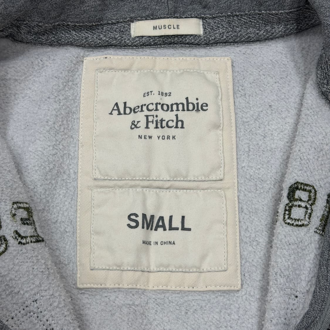 아베크롬비 빈티지 Y2K 데미지 그런지 스펠로고 기모 후드집업 그레이 S 상품이미지4