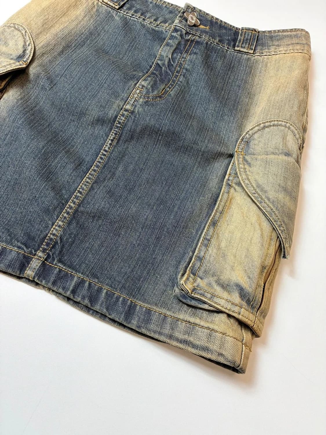 더뮤지엄비지터 하트 포켓 워시드 데님 스커트 PN9585 상품이미지4