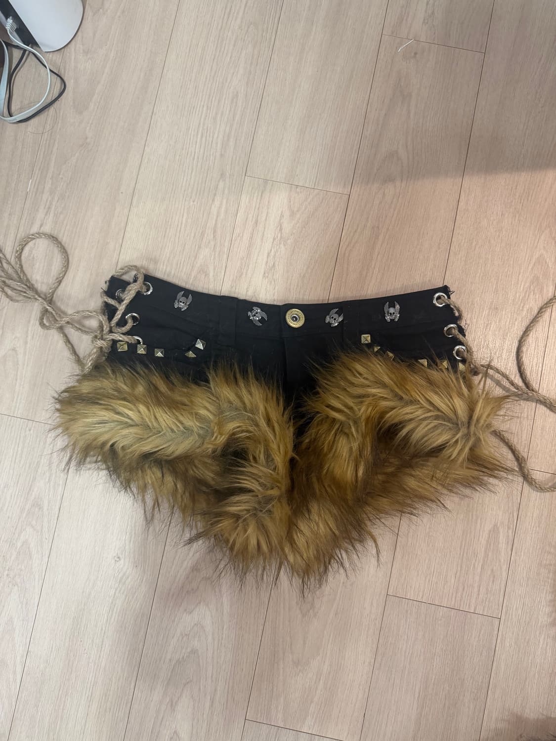 갸루맛 빈티지 퍼 숏츠 상품이미지1