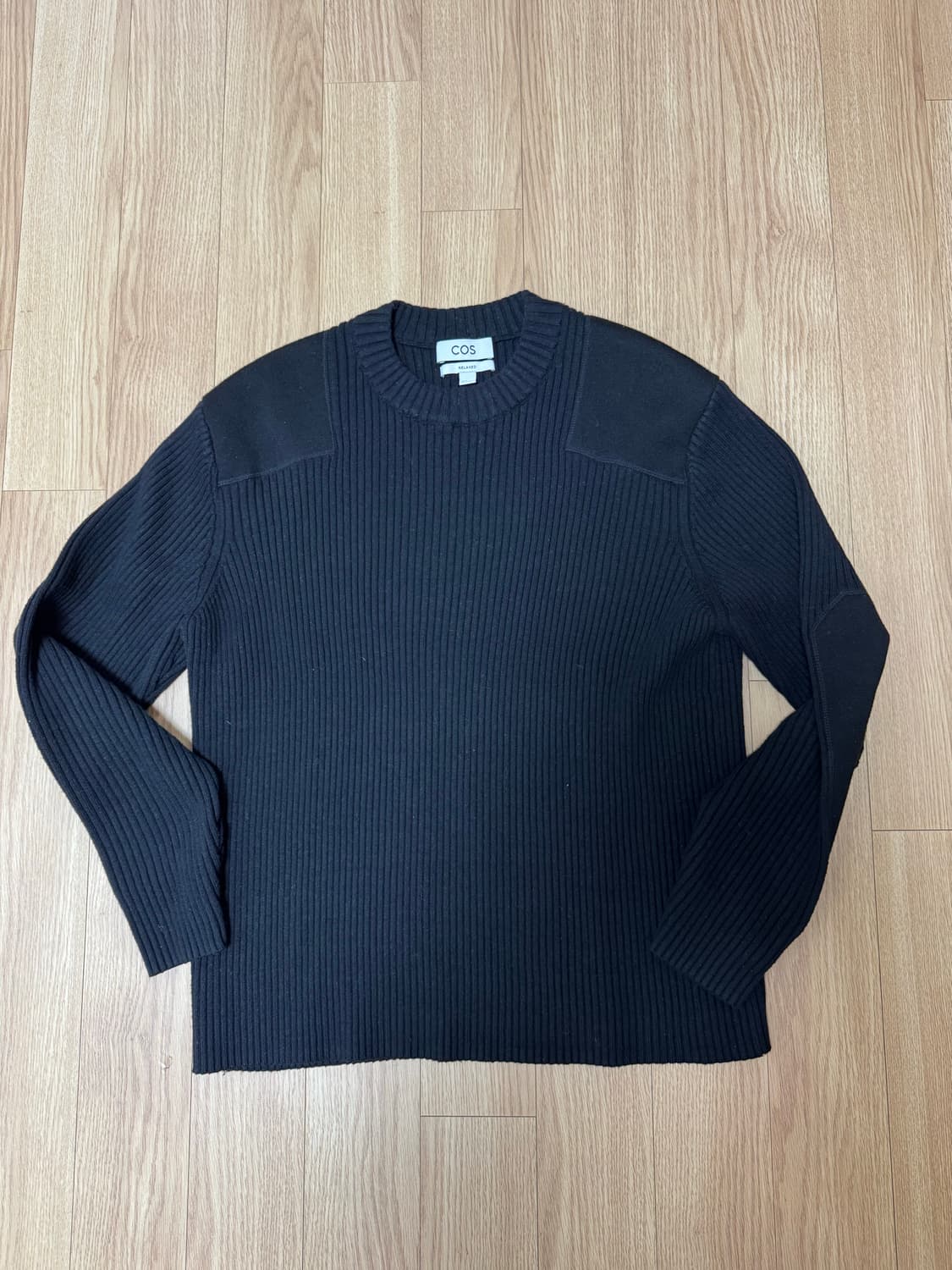 COS 패치 코튼 블랙 니트 M 상품이미지1