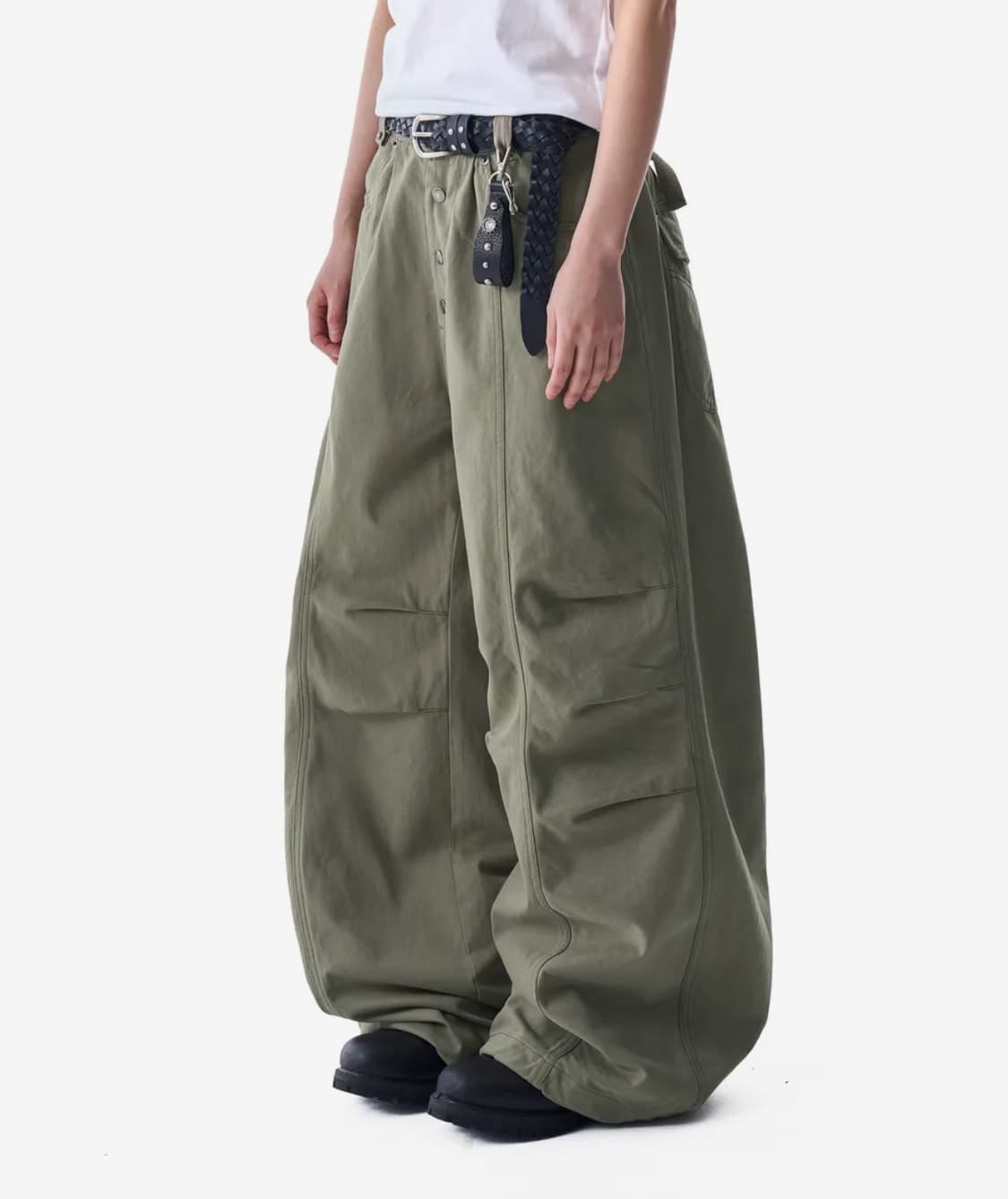 아캄 knee pin-tuck cargo pants 카고팬츠 상품이미지1