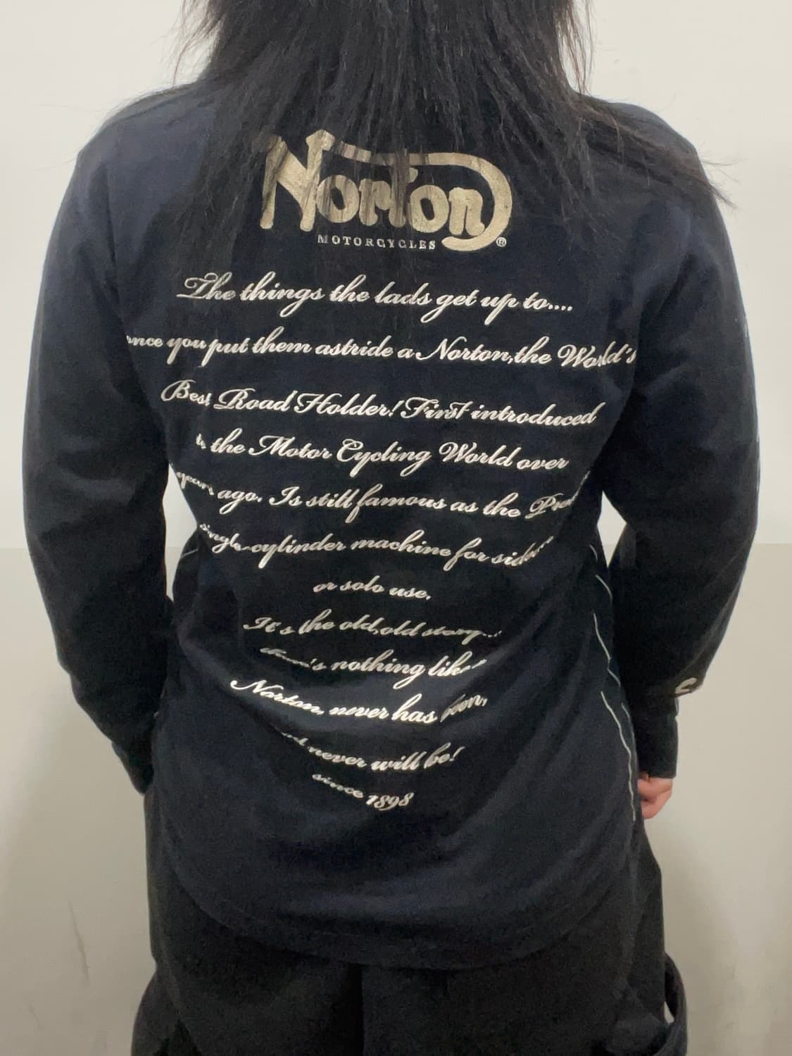 Norton 노턴 체인스티치 자수 프린팅 롱 슬리브 상품이미지2