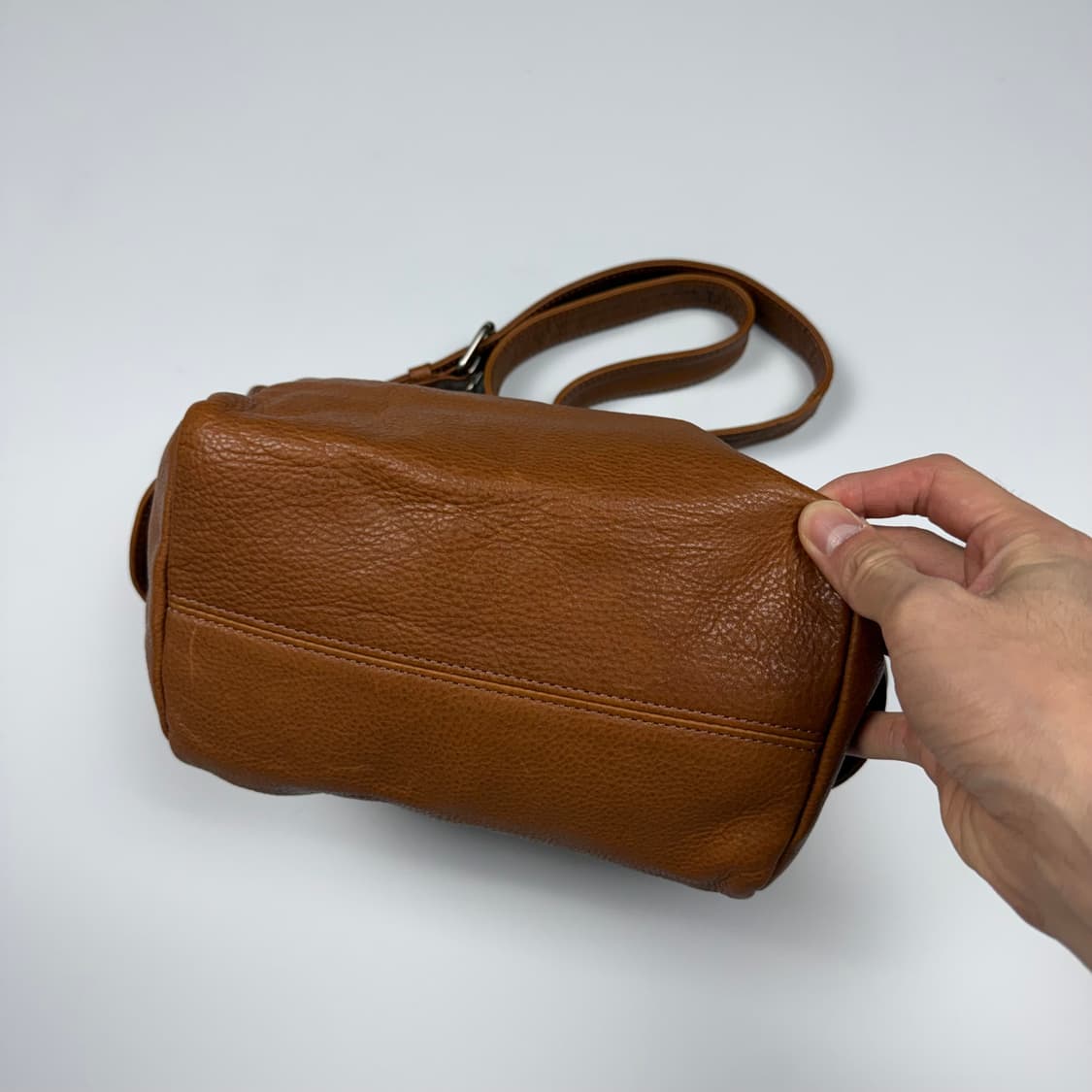 마가렛호웰 가죽 숄더백 상품이미지4