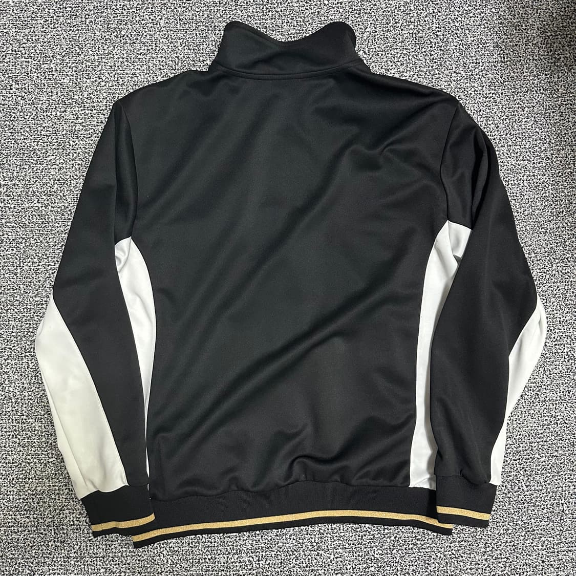 (105) 아디다스 블랙/화이트 금장 골드 트랙탑 져지 상품이미지4