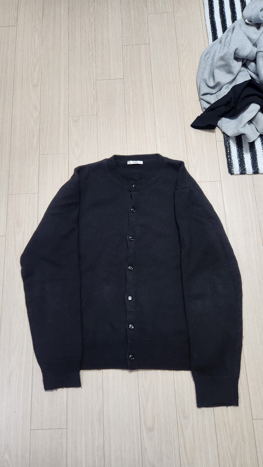 타일레 라운드넥 가디건 상품이미지1