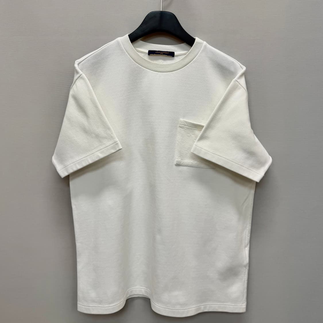 루이비통 시그니처 3D 포켓 모노그램 반팔티 ( 95~100 ) 상품이미지1