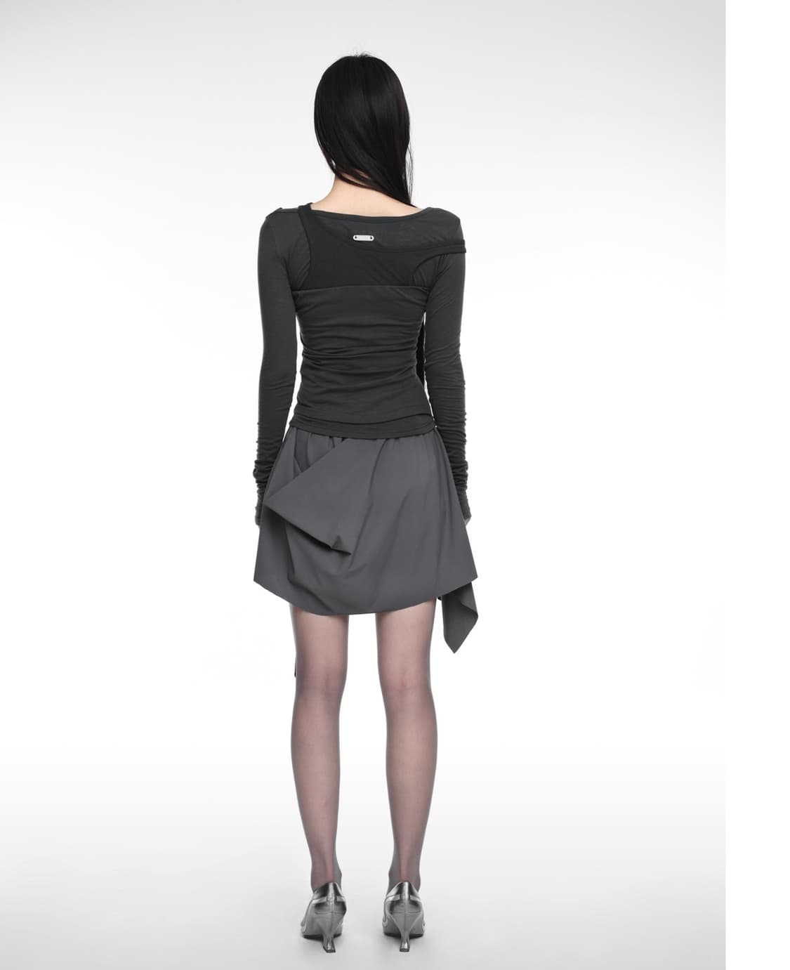 나체 FLOW DRAPING SHORTS CHARCOAL 상품이미지3