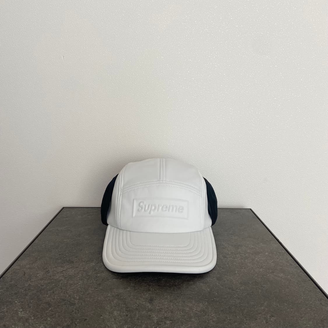 (OS) 슈프림 윈드스토퍼 이어플랩 박스로고 캠프캡 모자 화이트 상품이미지1