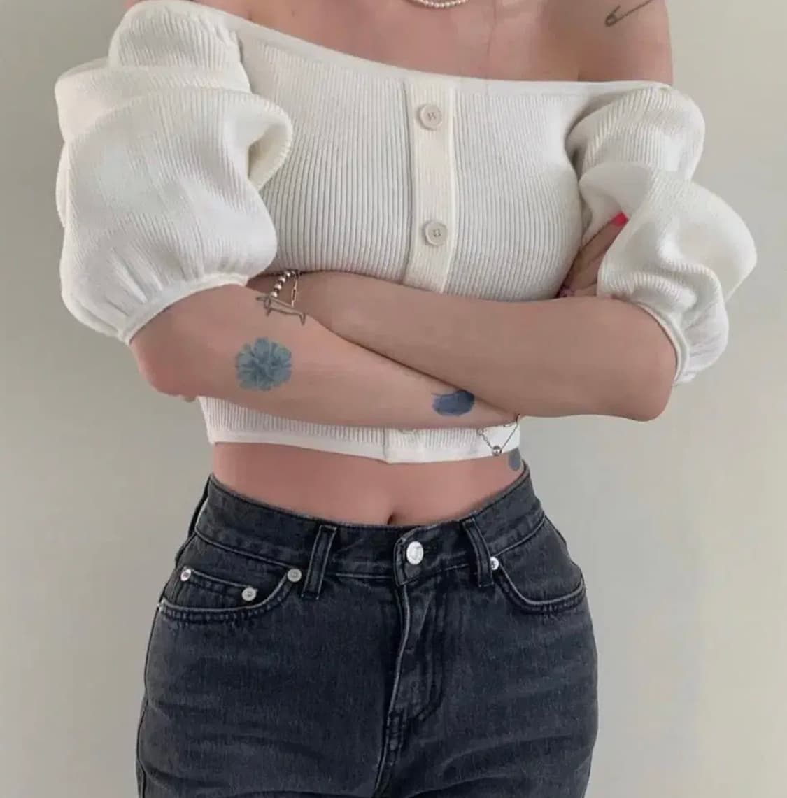 페일제이드 오프숄더 니트  상품이미지1