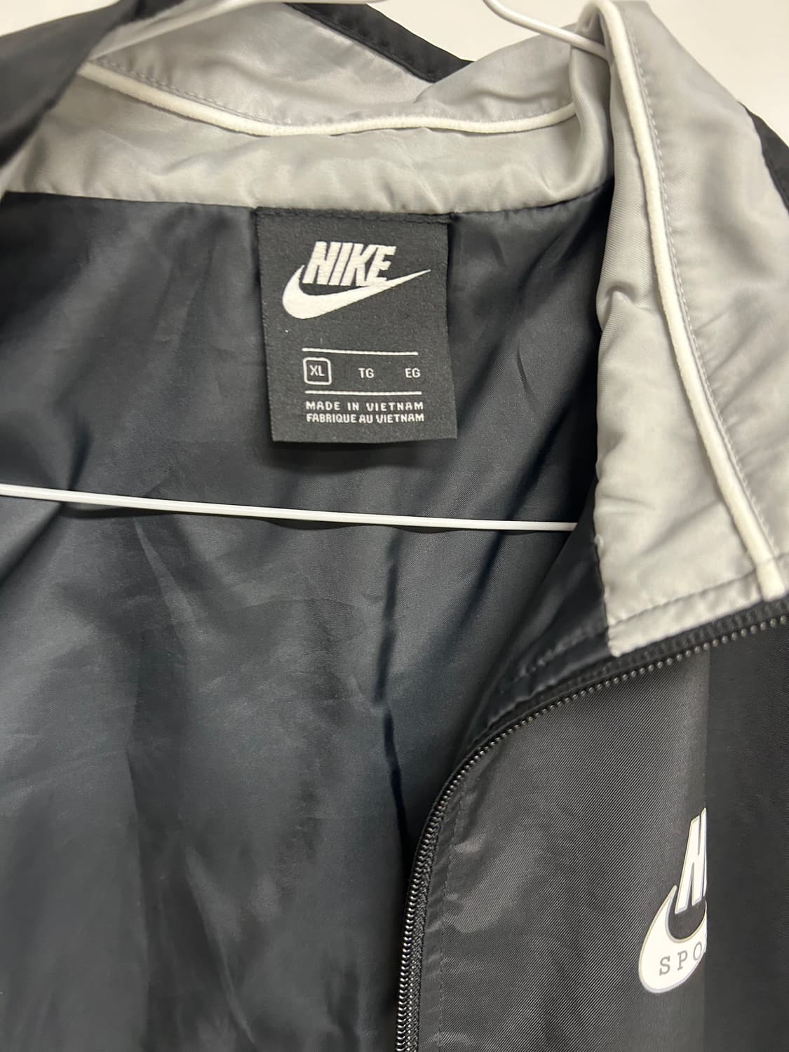 나이키 여성 바람막이 xl 상품이미지4