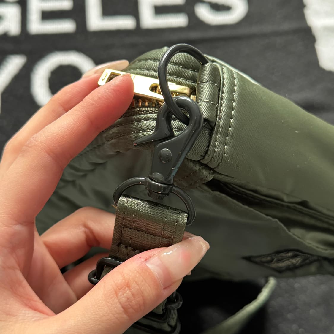 포더 탱커 숄더 미니 카키 상품이미지4