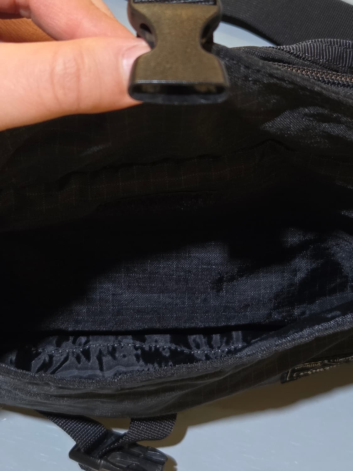 Yoshida porter 포터 블랙 스티치 힙색 크로스백 상품이미지4