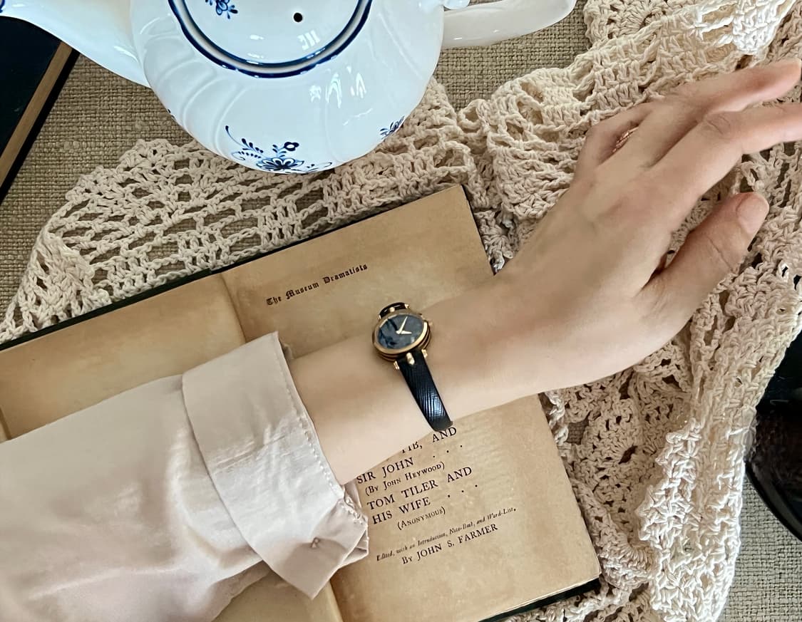 구찌 쉐리 블랙 다이얼 여성 시계   상품이미지10