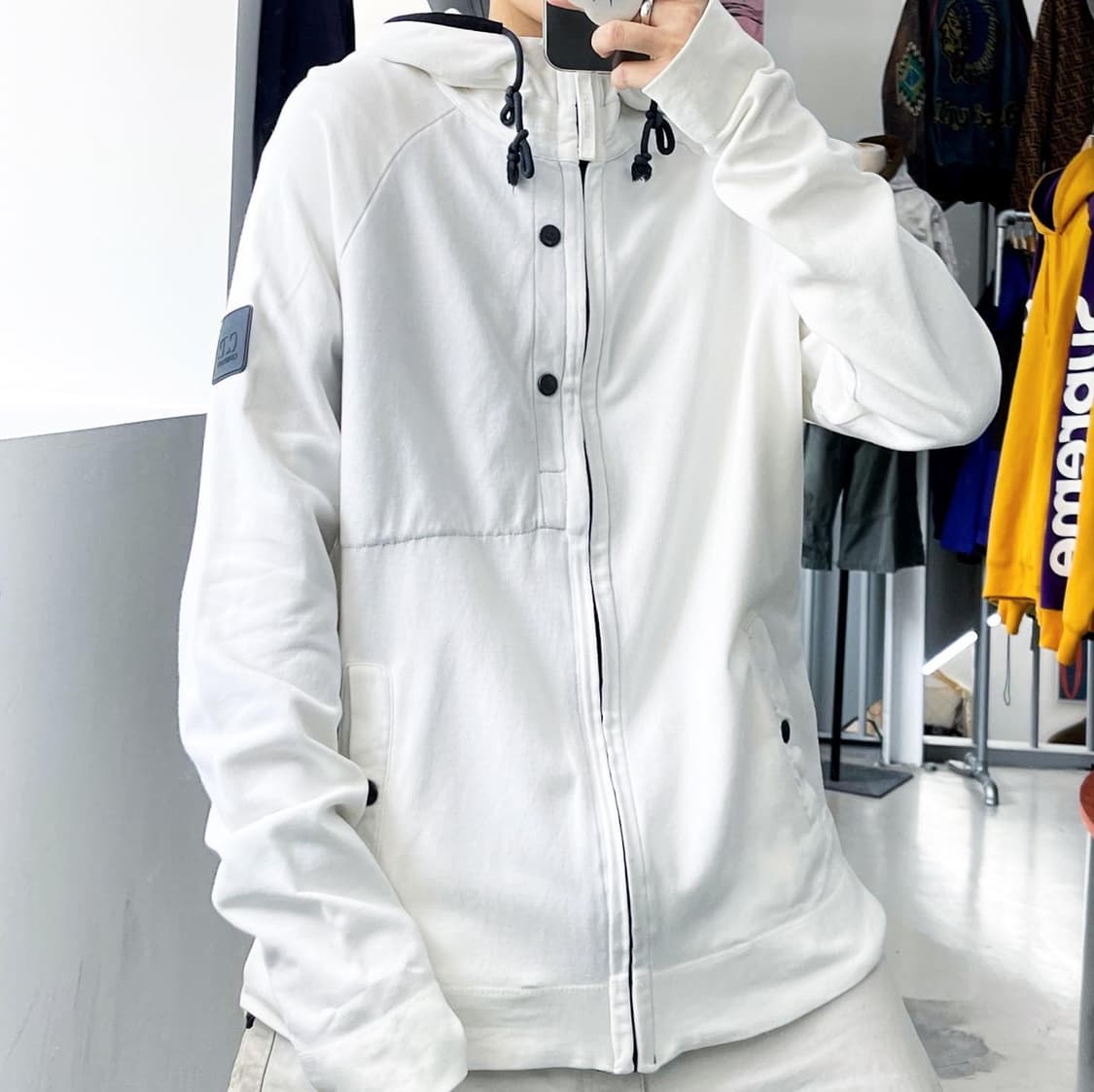 씨피 컴퍼니 블랙 스퀘어 와펜 화이트 코튼 후드집업 상품이미지1