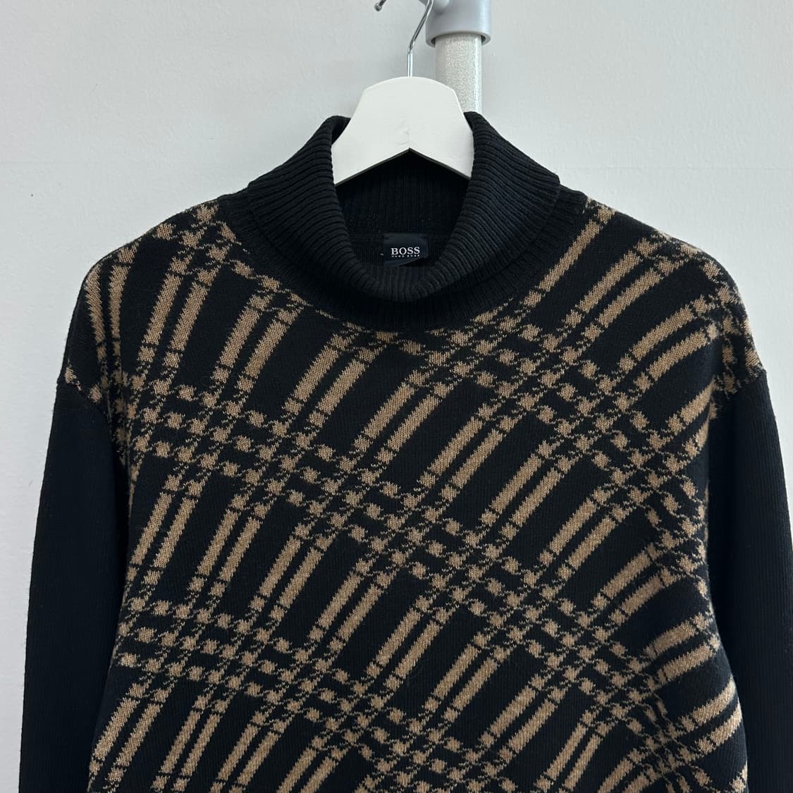 휴고보스 버진울 터틀넥 니트 상품이미지2