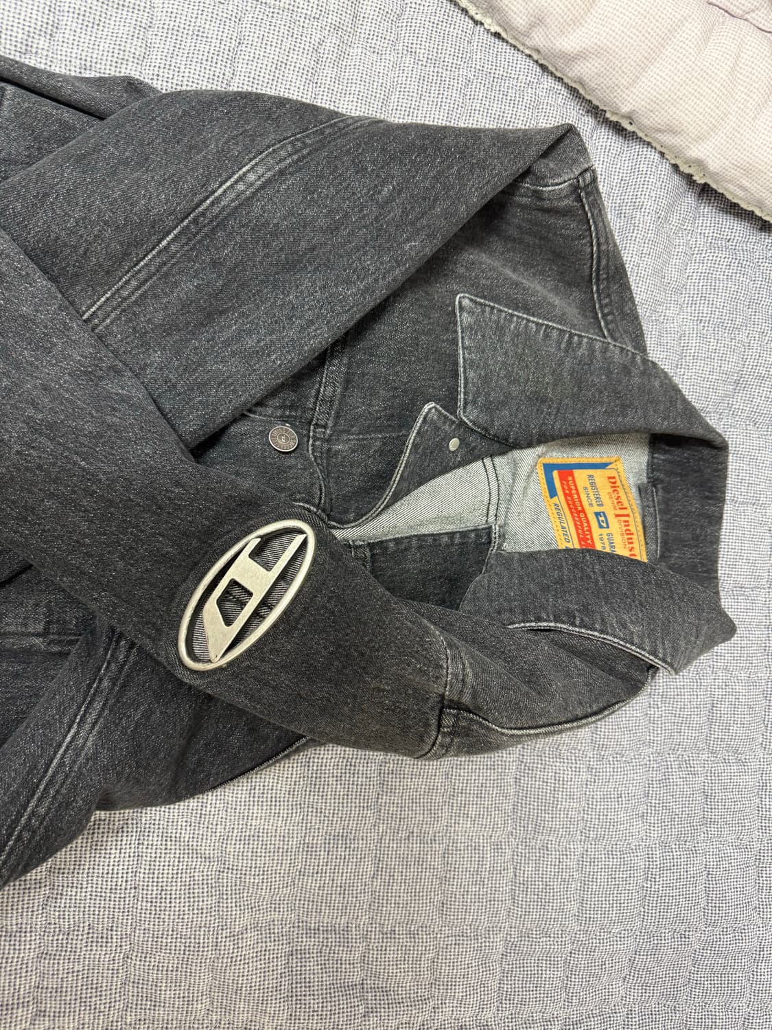 [S]디젤 D-바르시-Fsc 레귤러핏 데님 자켓 플라크 블랙 다크그레이 상품이미지4