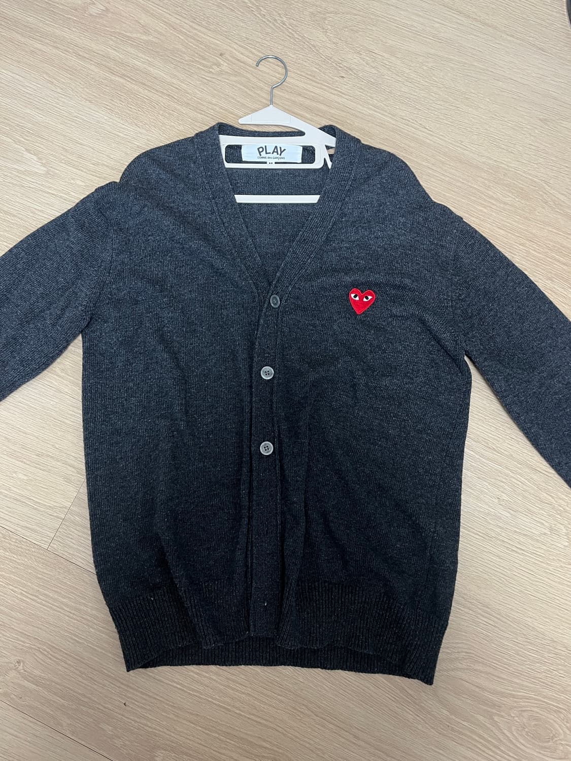 꼼데가르송 차콜 레드와펜 가디건 상품이미지2