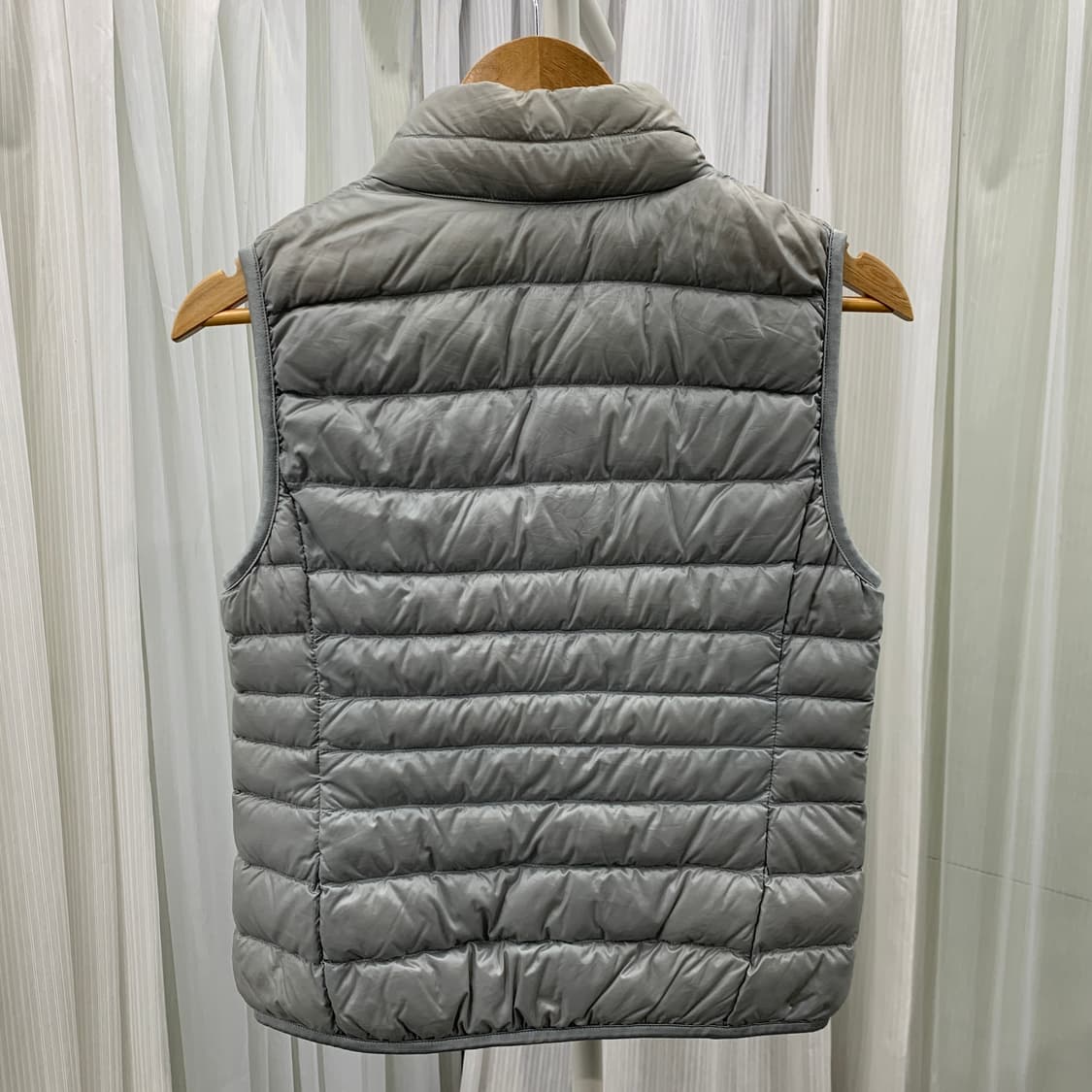 유니클로 UNIQLO 다운 경량 패딩 조끼 1699 상품이미지3