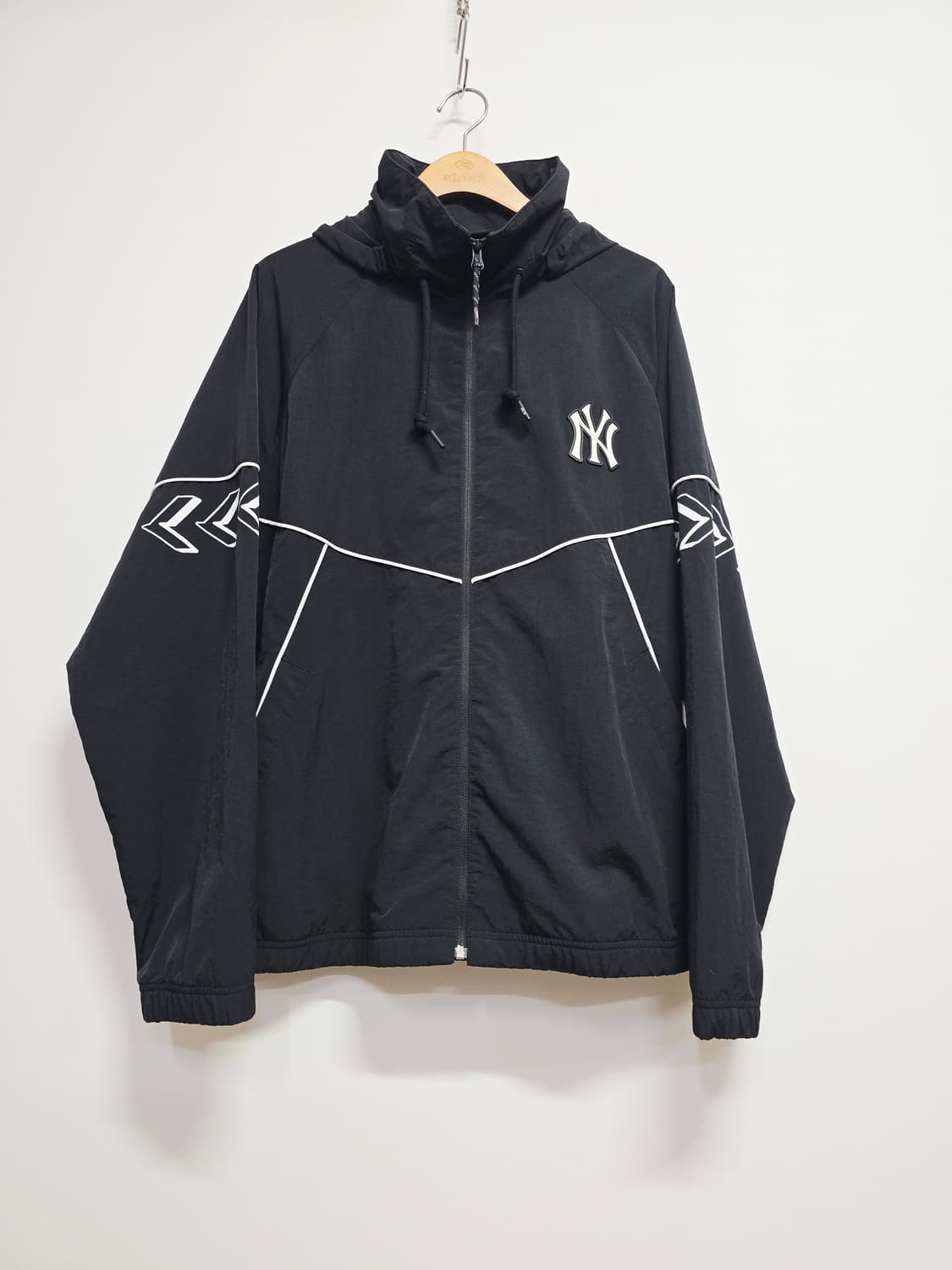 MLB 뉴욕 양키스 블랙 바람막이 후드 자켓105 상품이미지1